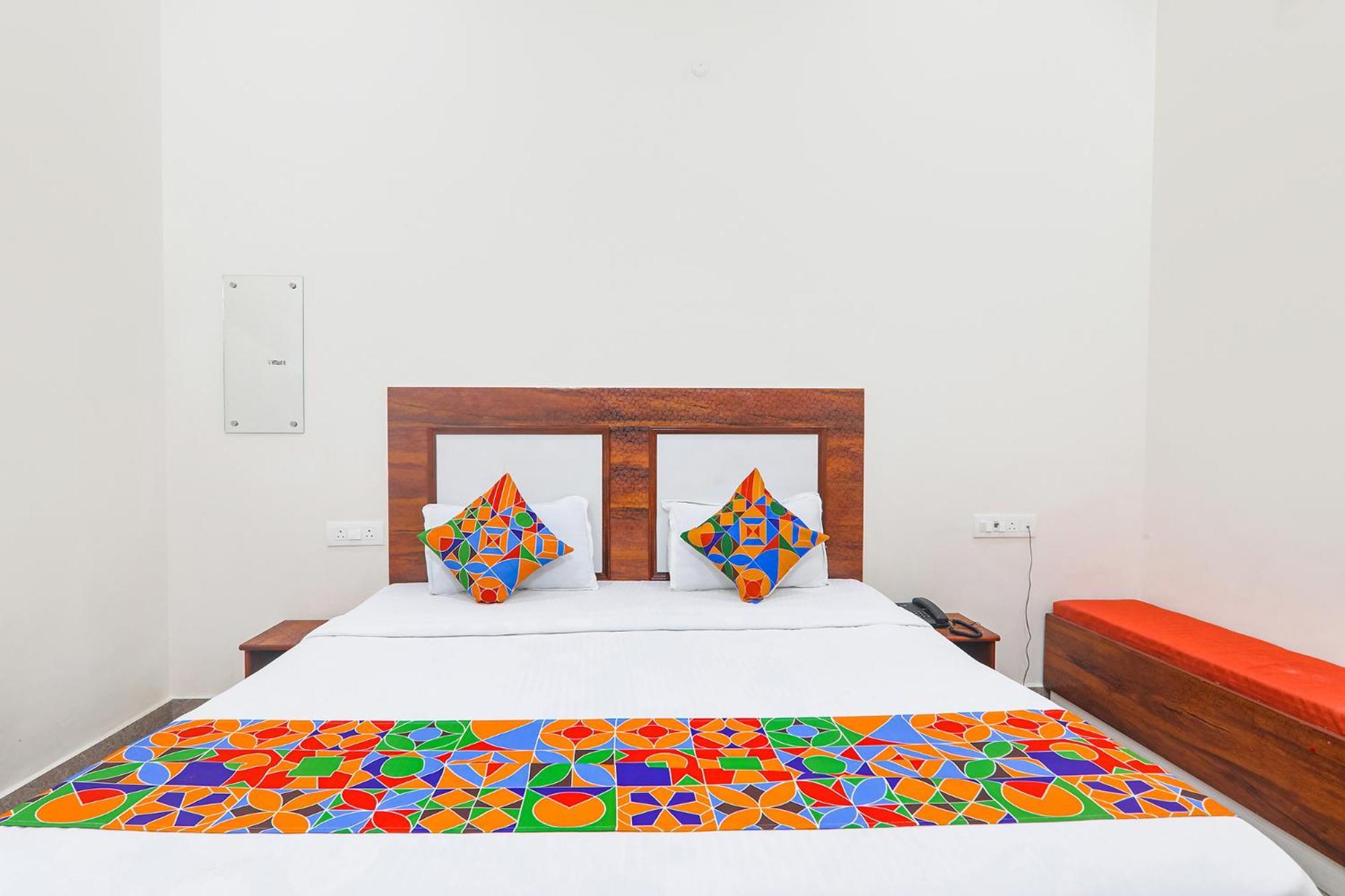 Fabhotel Shree Venkatesh Nileyam Ayodhya Exterior photo